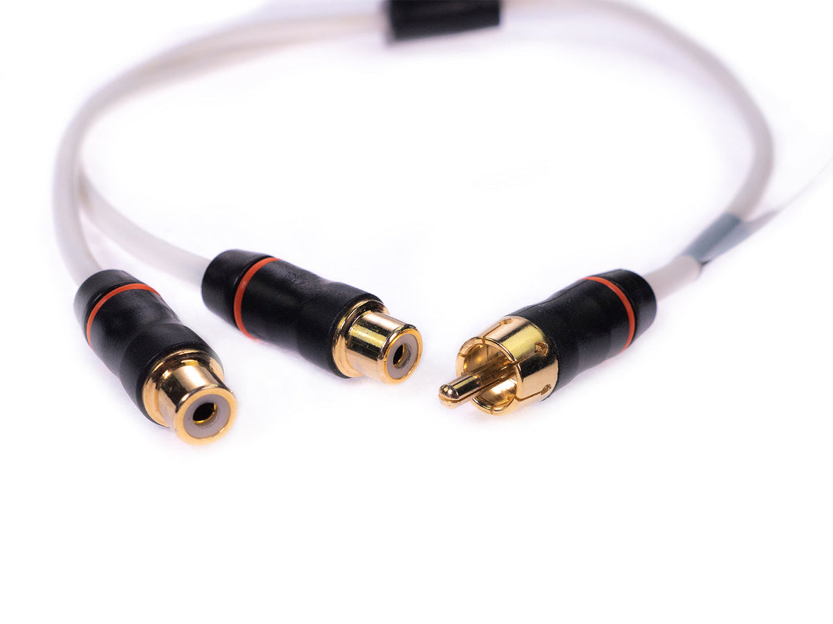 Garmin Fusion® Performance-RCA-Kabel, Stecker auf Dual-Buchse, 0,9 Fuß langes RCA-Splitterkabel